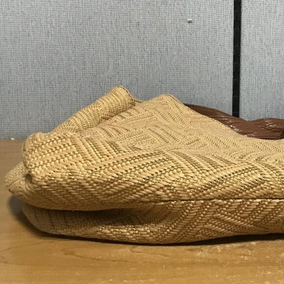 Valentino Garavani Woven Beige Handbag with Gold Logo Plate - Picture 5 of 7